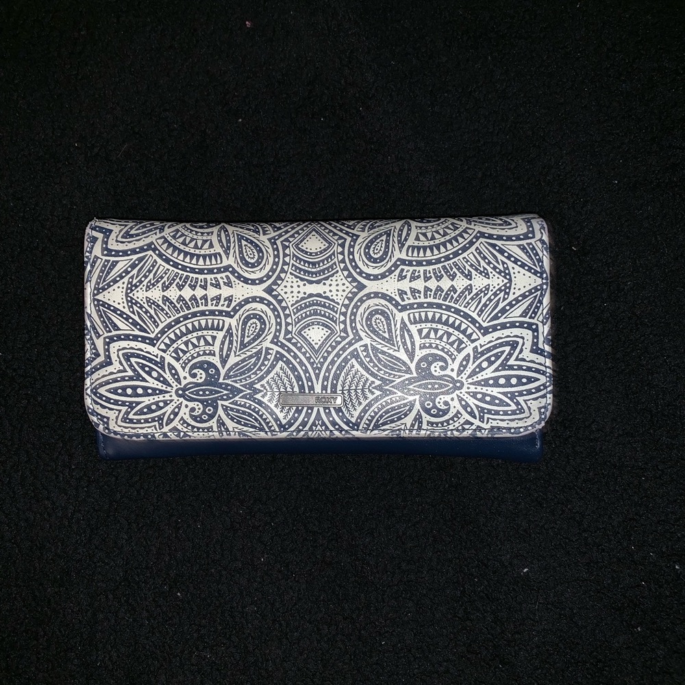 Roxy brand wallet